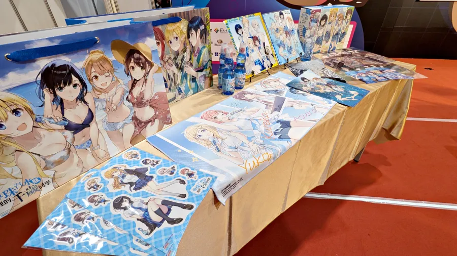 2025漫博:青春校園輕小說《彈珠汽水瓶裡的千歲同學》作者裕夢&插畫raemz聯合簽名會在緊張與興奮之中感謝海外粉絲支持! 2 PXL 20250726 062656679