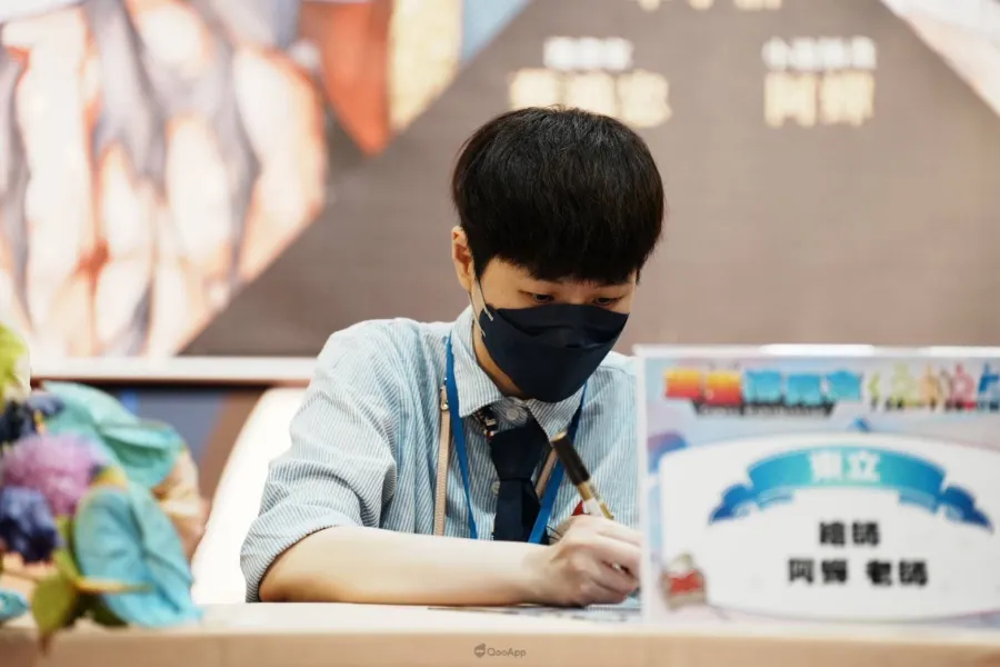 2025漫博：《在第∞次死亡擁抱你》小說暨漫畫聯合簽名會作者草子信、插畫阿蟬、漫畫蔡鴻忠共同登場！