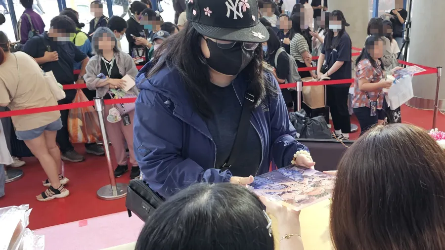 日本漫畫家k.kうさこ2025高雄動漫節首次台灣簽名會圓滿落幕!真情致謝粉絲「這次回憶將成為寶物」 7 20251010 164556
