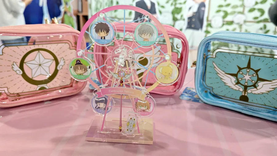 《庫洛魔法使 透明牌篇》春日粉櫻快閃店華山亮麗登場!全新春季風格粉嫩抽卡機、下午茶外帶點心迎接春天氣息🌸 16 PXL 20260225 082347635