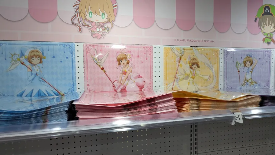 《庫洛魔法使 透明牌篇》春日粉櫻快閃店華山亮麗登場!全新春季風格粉嫩抽卡機、下午茶外帶點心迎接春天氣息🌸 17 PXL 20260225 082622447